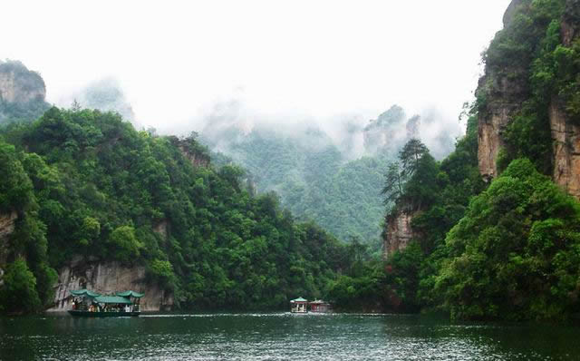 ��峰湖景�^